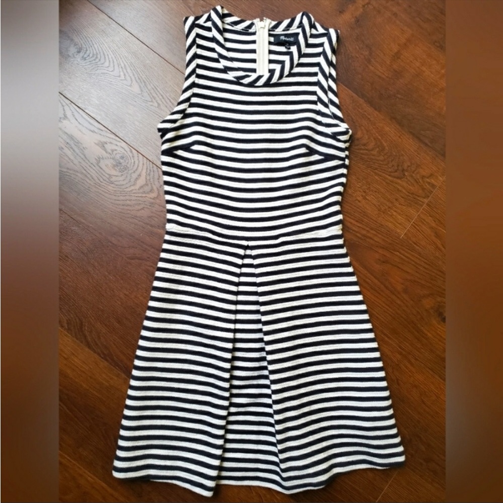 Madewell pintucked dress - cute EUC